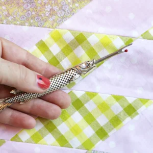 Fish seam ripper